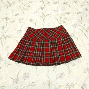 NWOT Red Short plaid pleated skirt